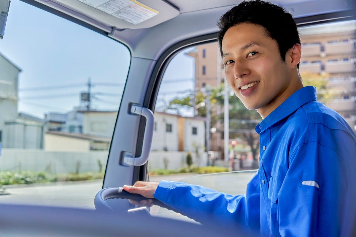 男性トラックドライバー